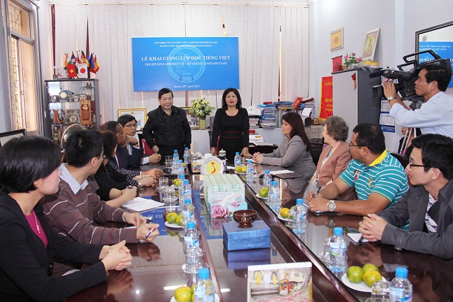 Khai giảng lớp học tiếng Việt dành cho cán bộ ngoại giao nước ngoài tại Hà Nội